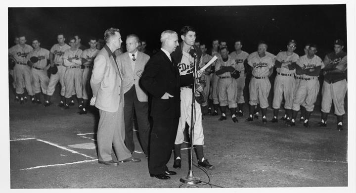 Photo of Preacher Roe with Harding President Dr. George S. Benson at Preacher Roe Night.